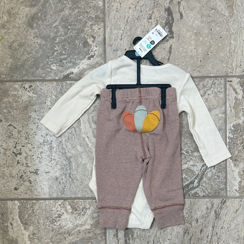 NWT Size 3-6 Months Carter's Beige 'My First Thanksgiving' Bodysuit Set